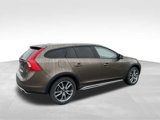 Used 2018 Volvo V60 T5 Cross Country image 5