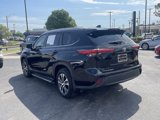 Used 2022 Toyota Highlander XLE image 5