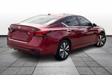 Used 2021 Nissan Altima 2.5 SV image 2