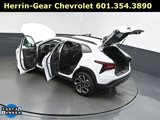 Used 2024 Chevrolet Trax RS w/ Sunroof Package image 2