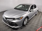 Used 2018 Toyota Camry LE image 3