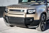 Used 2025 Land Rover Defender 130 X-Dynamic SE image 5