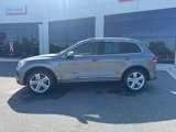 Used 2014 Volkswagen Touareg VR6 image 2