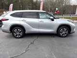 Used 2022 Toyota Highlander XLE image 6