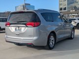 Used 2018 Chrysler Pacifica Limited image 5