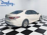 Used 2018 Toyota Camry SE image 5