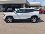Used 2024 GMC Terrain SLE image 2