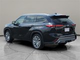 Used 2022 Toyota Highlander Platinum image 4