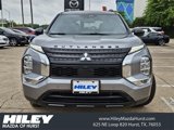 Used 2022 Mitsubishi Outlander SE image 2