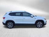 Used 2024 Volkswagen Taos SE image 3
