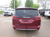 Used 2023 Chrysler Pacifica Touring-L image 5