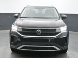 Used 2024 Volkswagen Taos SE w/ MDO Package image 2