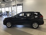 Used 2017 Nissan Rogue SL image 2