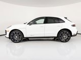 Certified 2025 Porsche Macan image 2