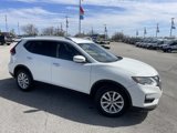 Used 2020 Nissan Rogue SV image 2