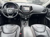 Used 2019 Jeep Cherokee Trailhawk image 3