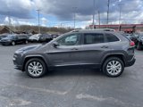 Used 2018 Jeep Cherokee Overland w/ Technology Group image 2