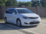 Used 2019 Chrysler Pacifica Touring-L image 4