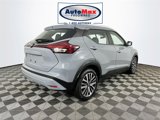 Used 2021 Nissan Kicks SV image 2