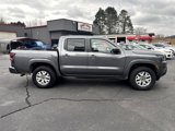 Used 2023 Nissan Frontier SV image 3