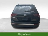 Used 2021 Volkswagen Tiguan SE w/ Panoramic Sunroof Package image 5