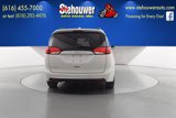 Used 2017 Chrysler Pacifica Touring-L Plus image 4