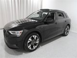 Used 2022 Audi e-tron Premium w/ Convenience Plus Package image 3