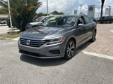Certified 2022 Volkswagen Passat 2.0T SE image 2
