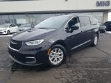 Used 2022 Chrysler Pacifica Touring-L image 2