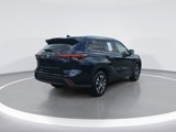 Used 2022 Toyota Highlander XLE image 3
