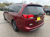 Used 2017 Chrysler Pacifica Touring-L image 3