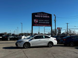 Used 2015 Toyota Camry SE w/ Moonroof Package image 3