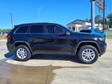 Used 2017 Jeep Grand Cherokee Laredo w/ Quick Order Package 2BE image 2