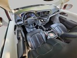 Used 2018 Chrysler Pacifica Touring-L image 6
