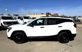 Used 2024 GMC Terrain SLE w/ Driver Convenience Package image 2