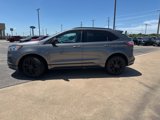 Used 2023 Ford Edge SE w/ Black Appearance Package image 2