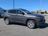 Used 2024 Jeep Compass Sport image 2