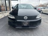 Used 2017 Volkswagen Jetta SE image 2