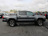 Used 2022 Toyota Tacoma SR5 w/ Technology Package image 5