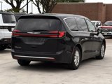 Used 2023 Chrysler Pacifica Touring-L image 4
