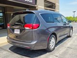 Used 2020 Chrysler Pacifica Touring-L image 6