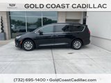 Used 2017 Chrysler Pacifica Touring-L image 2