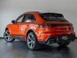 Certified 2024 Porsche Macan image 3