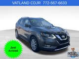 Used 2017 Nissan Rogue SV image 1