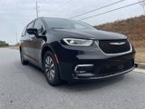 New 2025 Chrysler Pacifica Select image 3