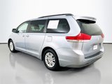 Used 2014 Toyota Sienna L image 4