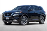 Used 2021 Nissan Rogue SV image 2