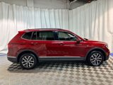 Used 2021 Volkswagen Tiguan SE w/ Panoramic Sunroof Package image 3