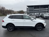 Certified 2024 Volkswagen Tiguan SE w/ Panoramic Sunroof Package image 2