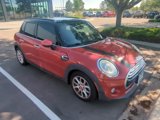 Used 2015 MINI Cooper 4-Door Hardtop image 2